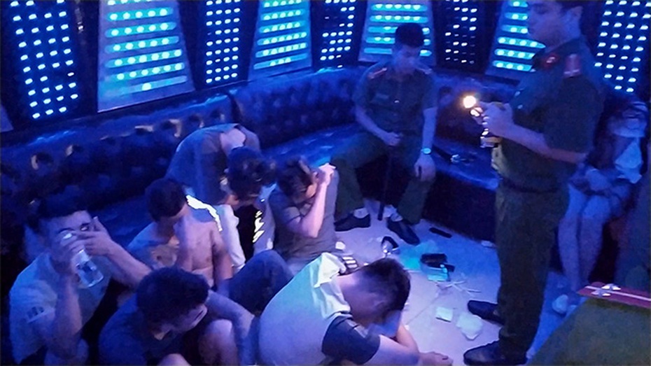 Hưng Yên: Đột kích quán karaoke PhanTom, phát hiện 93 đối tượng bay lắc