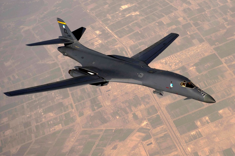 5 công dụng chiến lược của máy bay ném bom hạng siêu nặng B-1B Lancer