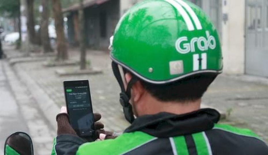 Đặt xe GrabBike chở về nhà trong đêm vắng, nữ hành khách bị cướp tài sản