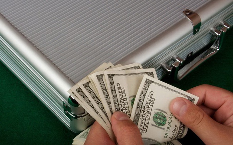 Tước danh hiệu CAND, tạm giữ thiếu uý công an cưỡng đoạt tài sản tại TP.HCM