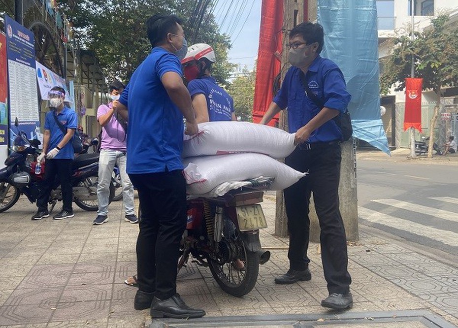 Nhiều nhà hảo tâm chung tay để 6 cây ATM gạo nghĩa tình ở Đồng Nai hoạt động