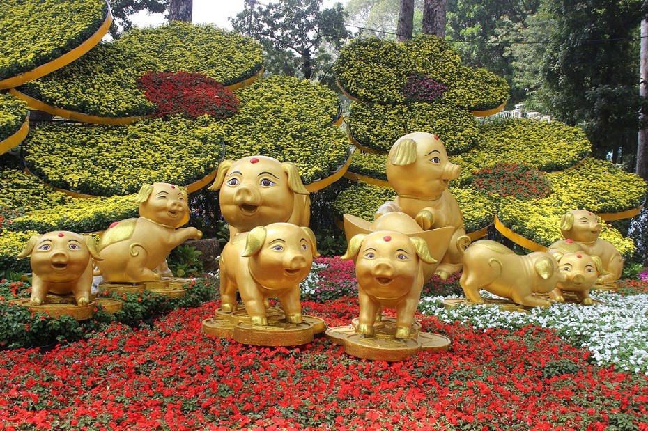 TP.HCM: Muôn vàn kiểu linh vật tết Kỷ Hợi 2019