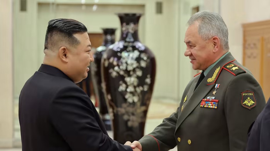 Ông Kim Jong Un gặp trưởng phái đoàn Nga, Trung Quốc tại Bình Nhưỡng