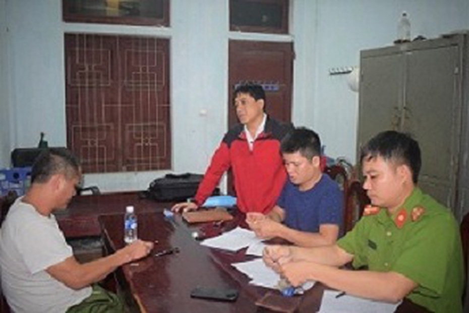 Kinh hoàng chồng dùng dao sát hại vợ trong đêm rồi bỏ trốn lên núi