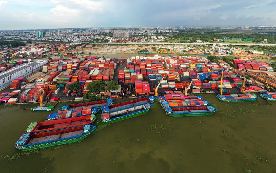 Bộ GTVT chỉ đạo nghiêm, giá thuê container vẫn tăng phi mã