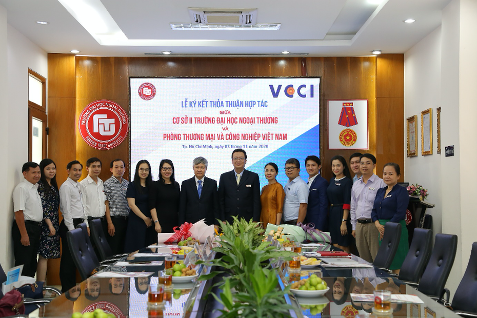 Cơ sở II trường Đại học Ngoại thương ký kết hợp tác với Phòng VCCI