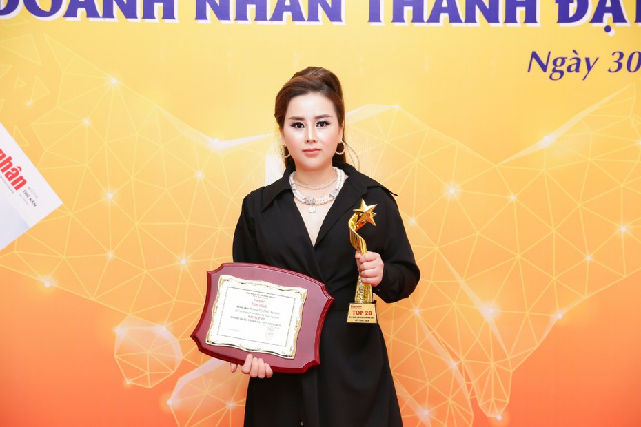 Hoa hậu Thảo Nguyên đạt top 20 Doanh nhân thành đạt Việt Nam