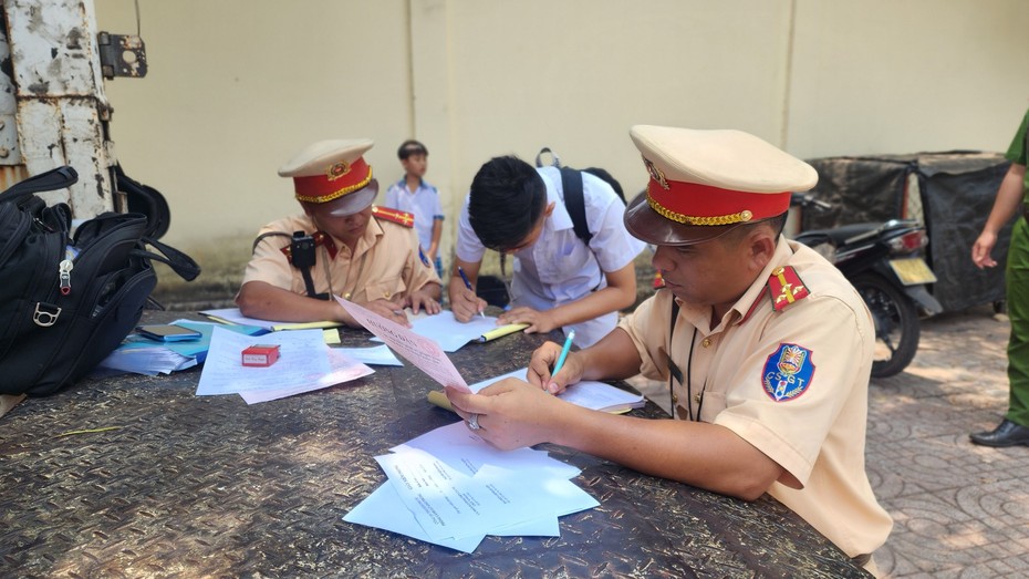 Bình Phước: Liên tiếp các trường hợp học sinh vi phạm luật giao thông