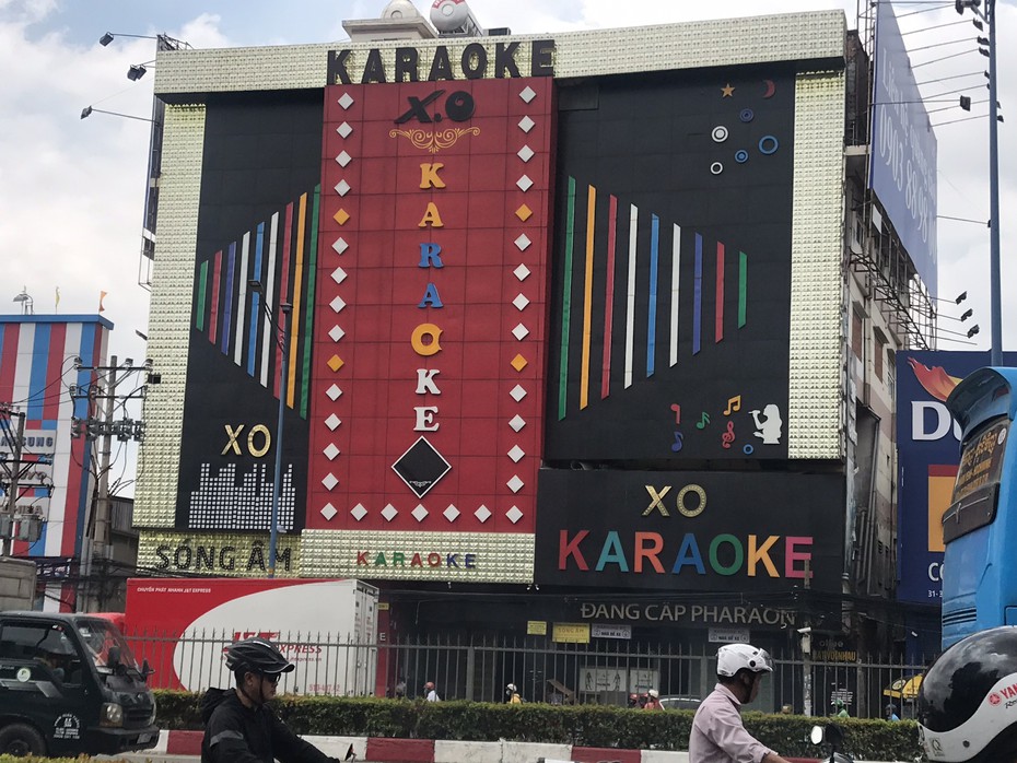 Cận cảnh quán karaoke có ma túy khiến Phúc XO bị tạm giữ