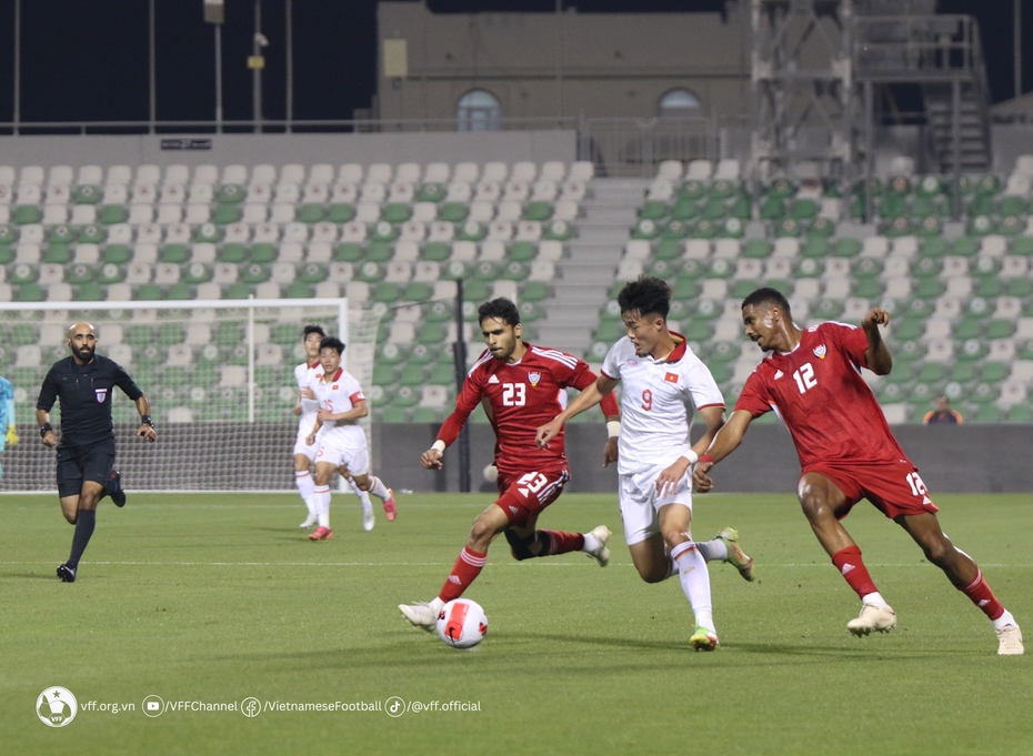 U23 Việt Nam thua 4 bàn không gỡ trước U23 UAE