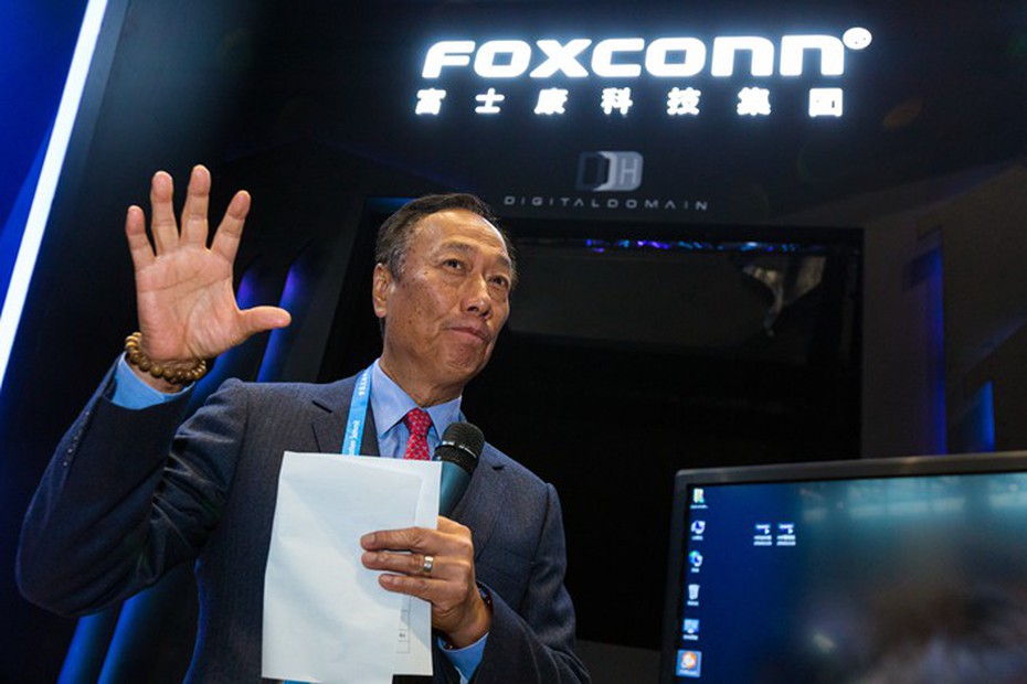 Foxconn cảnh báo các công ty công nghệ quốc tế về năm 2022