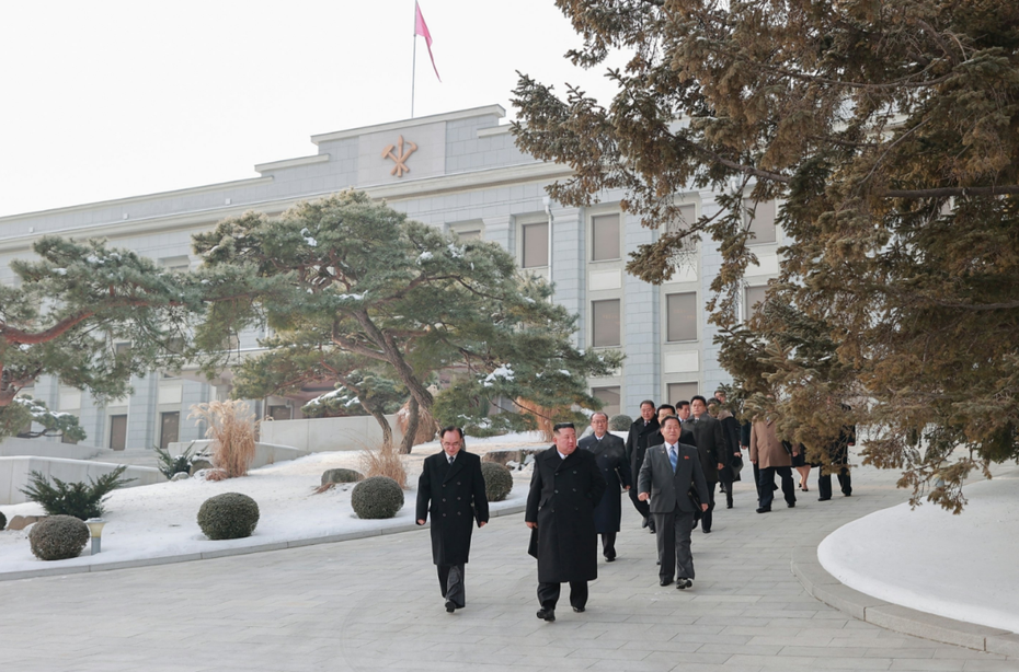 Ông Kim Jong Un muốn củng cố khả năng phòng thủ của Triều Tiên