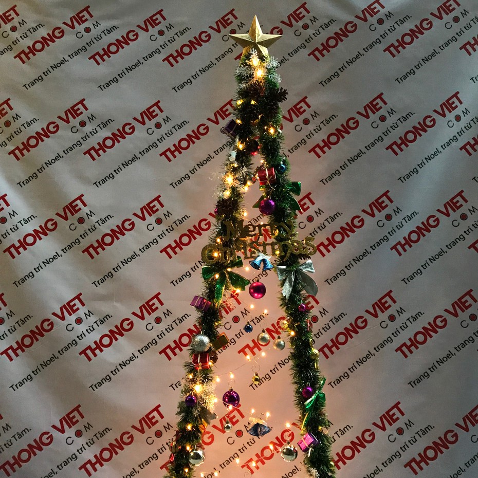 Đón Noel với cây thông lắp ráp “siêu độc” chỉ có giá vài chục nghìn
