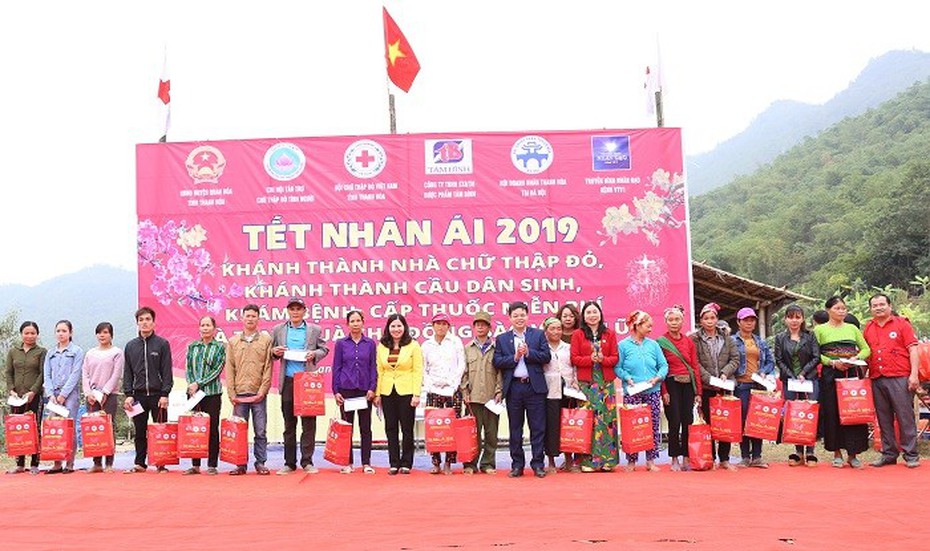 Tết Nhân ái 2019 - Ấm lòng bà con vùng lũ