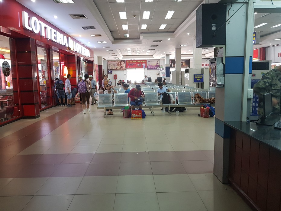 Ga Sài Gòn bán 300.000 vé tàu Tết Mậu Tuất 2018