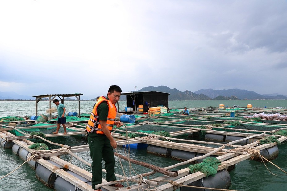 Kiên quyết cưỡng chế lồng bè nuôi trồng thuỷ sản không chịu vào nơi tránh trú bão