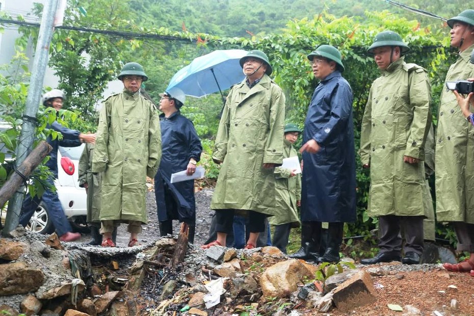 Thứ trưởng Bộ Nông nghiệp chỉ đạo phòng chống bão số 6 tại tỉnh Khánh Hòa