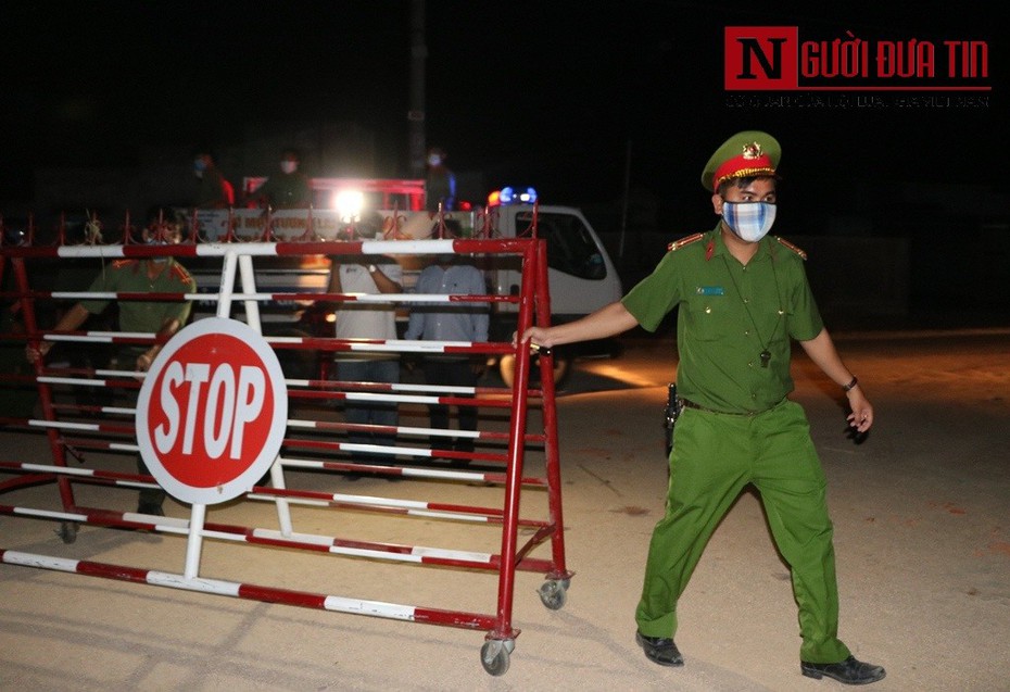 Chùm ảnh: Lập chốt cách ly toàn bộ thôn Văn Lâm 3, nơi có ca nhiễm Covid-19 thứ 61 tại Ninh Thuận