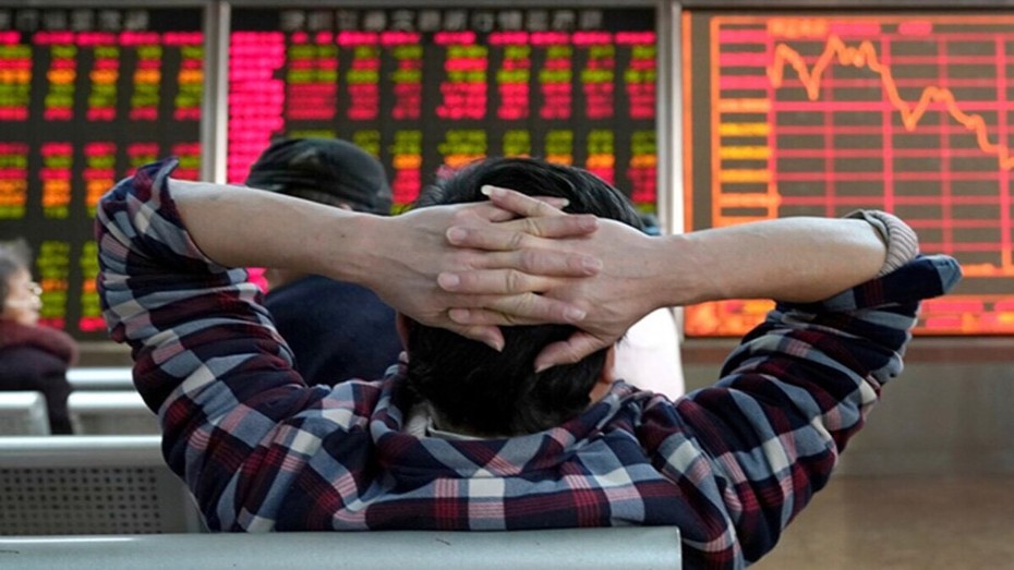 Phố Wall giảm điểm, đồng USD tăng giá do lo ngại căng thẳng Mỹ-Trung