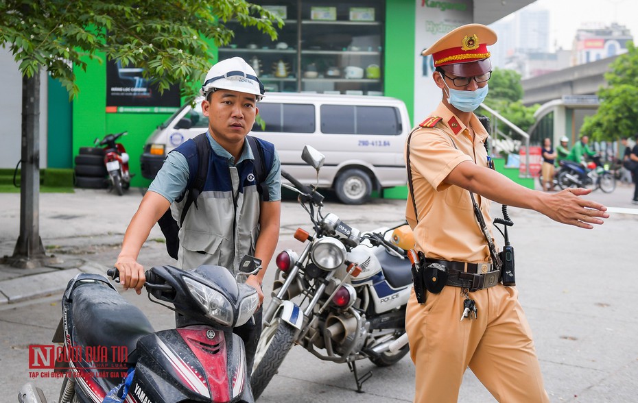 Nhiều người bị xử lý trong ngày đầu CSGT ra quân tổng kiểm soát