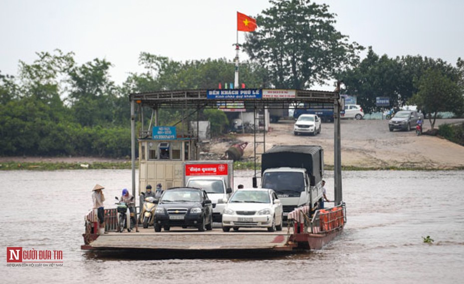 Những chuyến phà cuối cùng lặng lẽ di chuyển trước khi thông cầu Thịnh Long