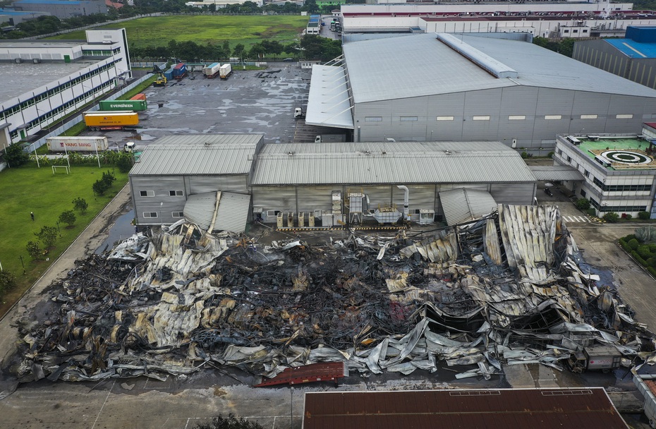 Bắc Ninh: Hiện trường đám cháy lớn thiêu rụi hệ thống nhà xưởng