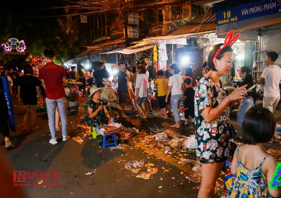 Hậu Trung thu, rác thải tràn ngập phố cổ Hà Nội