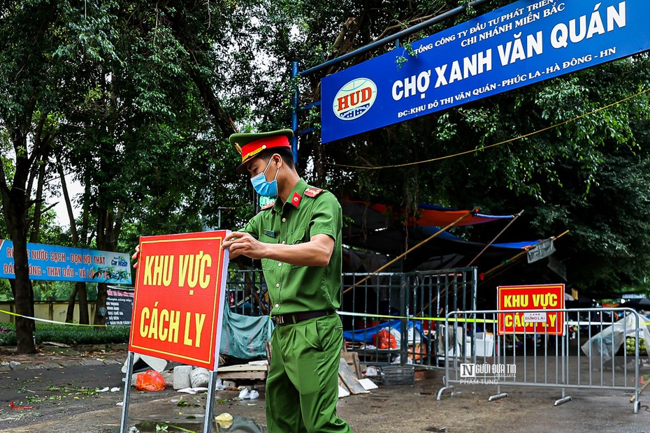 Hà Nội: Phong tỏa chợ Xanh Văn Quán