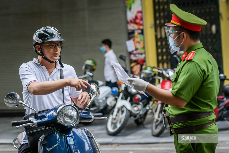 Hà Nội: Bất chấp không đeo khẩu trang, nhiều trường hợp bị xử lý