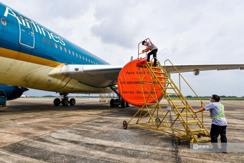 Khẩn trương bảo dưỡng máy bay, chờ ngày hoạt động nội địa