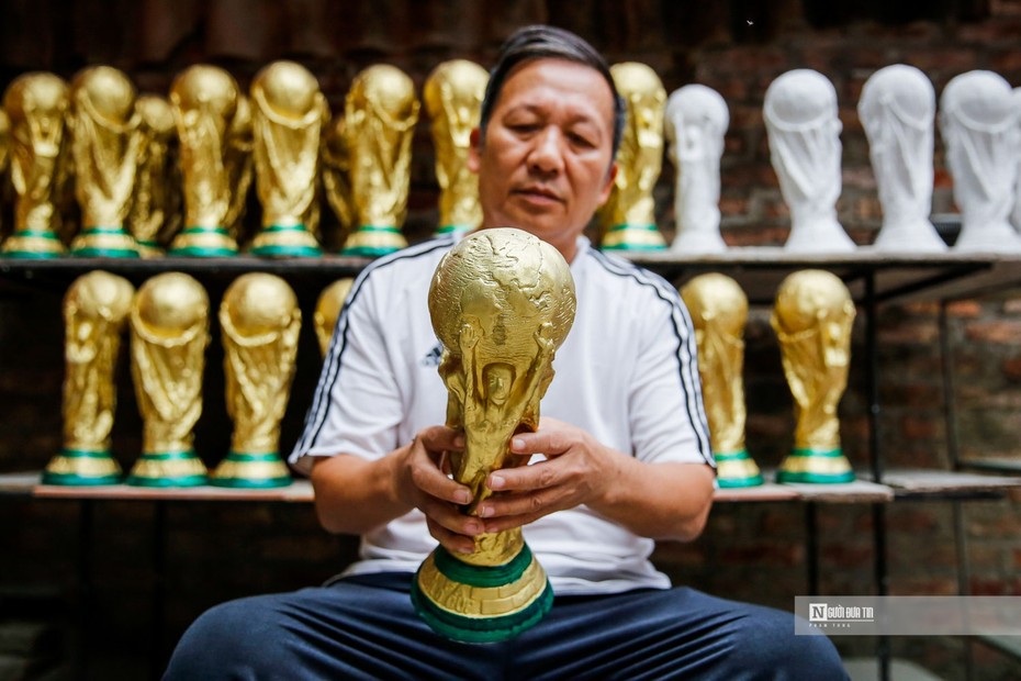 “Cúp vàng World Cup 2022” 70.000 đồng đổ bộ thị trường Hà Nội