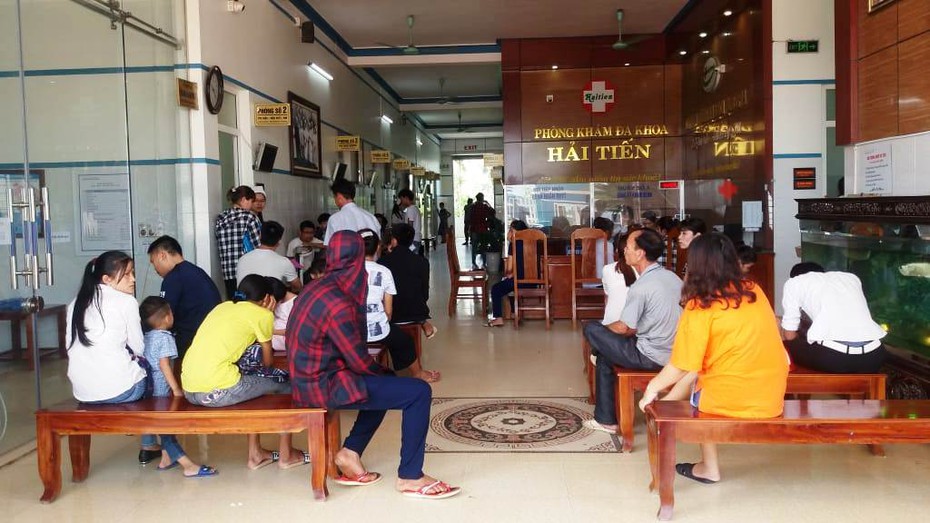 Cập nhật sức khỏe của 67 du khách bị ngộ độc khi ăn hải sản ở biển Hải Tiến