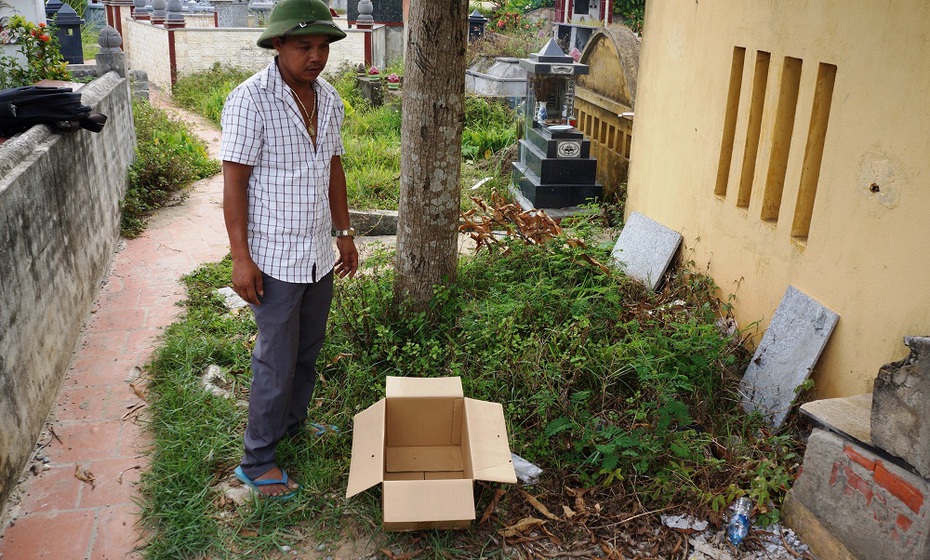 Điều tra vụ bé gái sơ sinh nặng 3kg, không quần áo phát hiện tử vong tại nghĩa trang