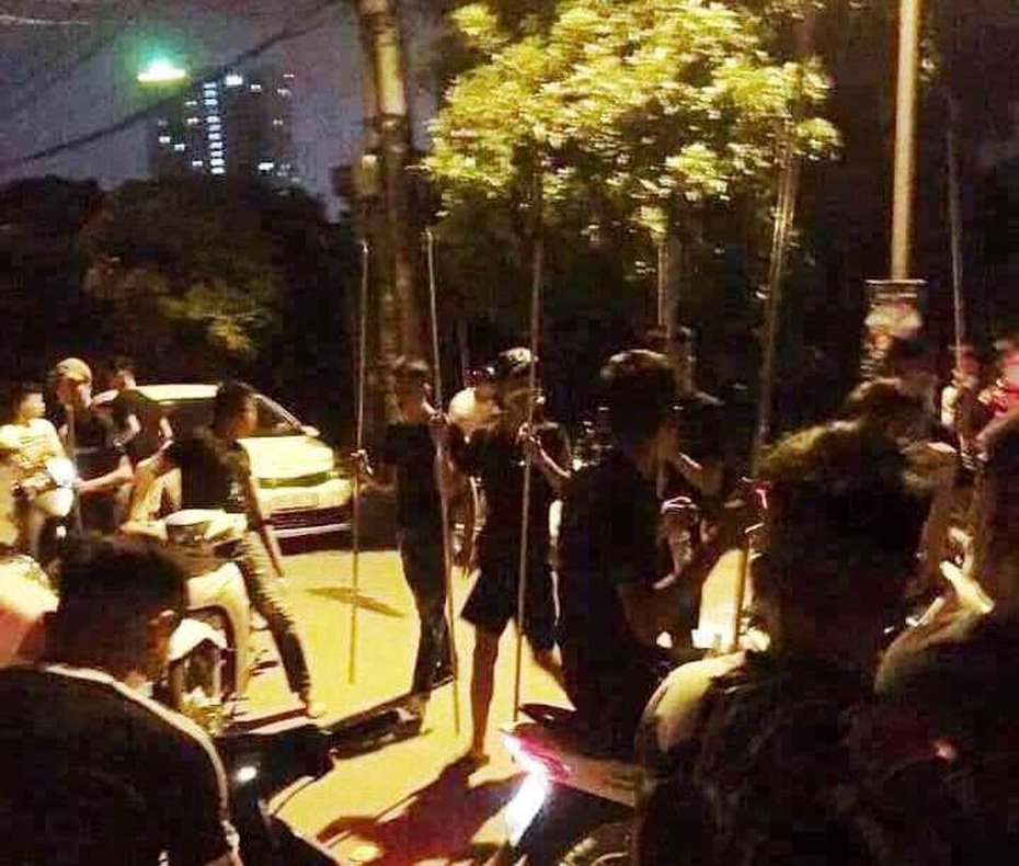 Nóng: Diễn biến kinh hoàng vụ hai nhóm côn đồ hỗn chiến, đuổi chém nhau khiến 1 người chết, 4 bị thương