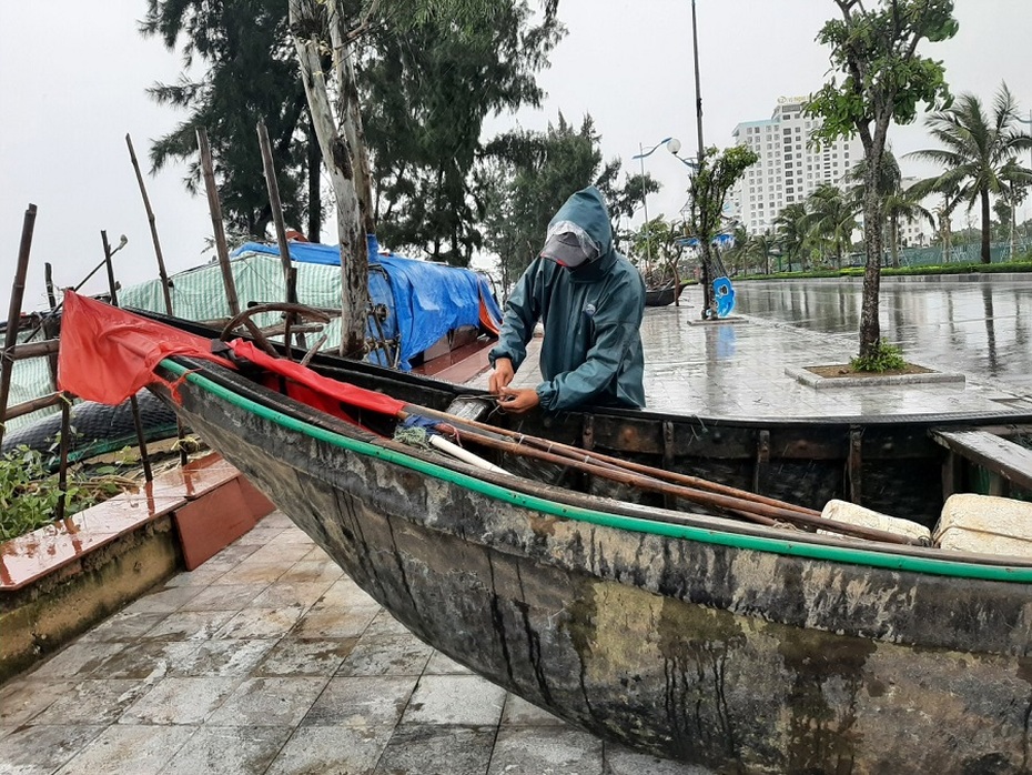 Thanh Hóa: Tàu thuyền vào bờ tránh bão, lên phương án ứng phó lũ quét