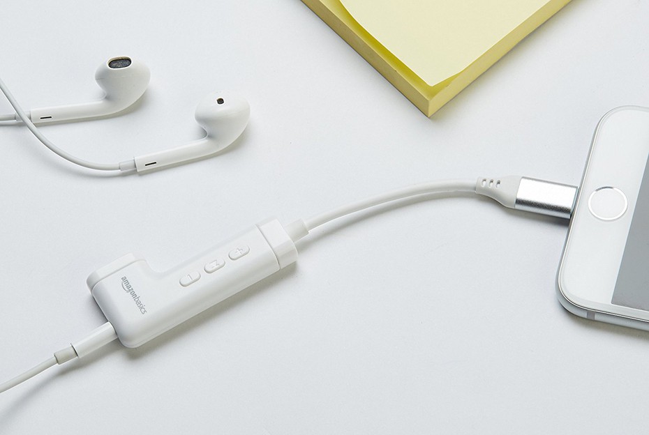 Amazon ra adapter cực rẻ giúp iPhone vừa sạc vừa nghe nhạc