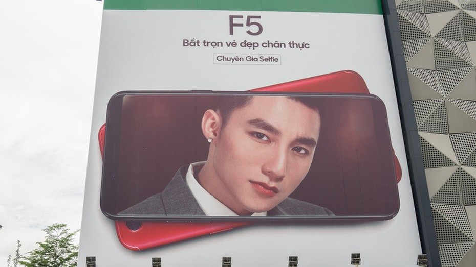 Sơn Tùng M-TP là gương mặt đại diện của Oppo F5