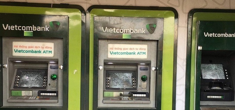 Xác định được người đàn ông nghi đập phá nhiều trụ ATM ở Bình Dương