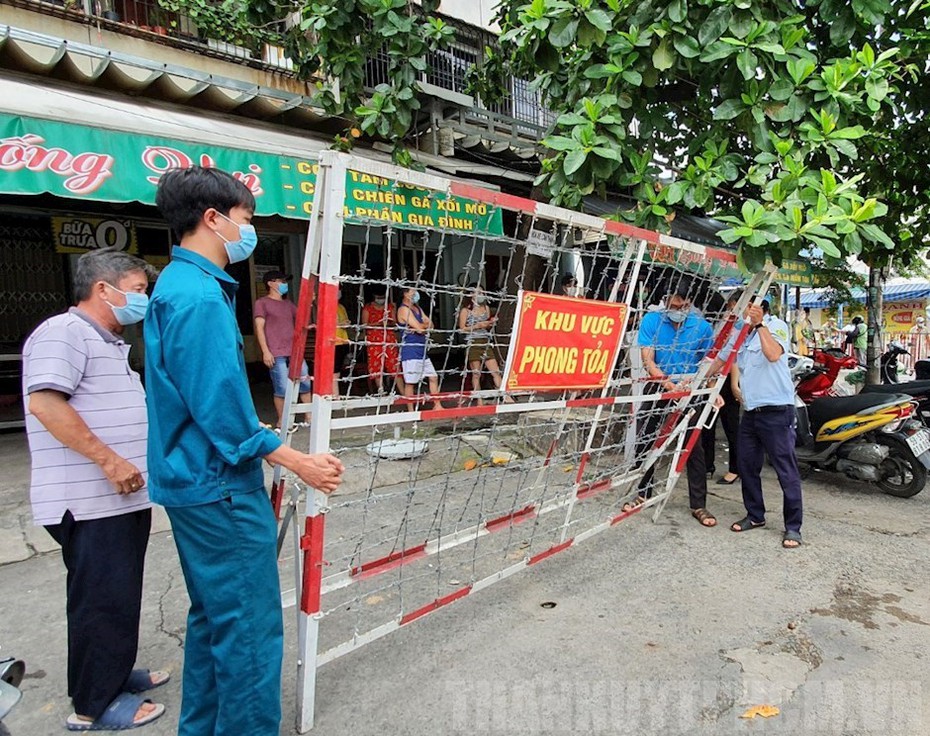 TP.HCM gỡ bỏ nhiều chốt kiểm soát dịch, chuyển sang kiểm soát lưu động