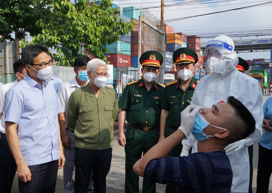 Phó Thủ tướng Vũ Đức Đam kiểm tra công tác phòng chống dịch tại Bình Dương