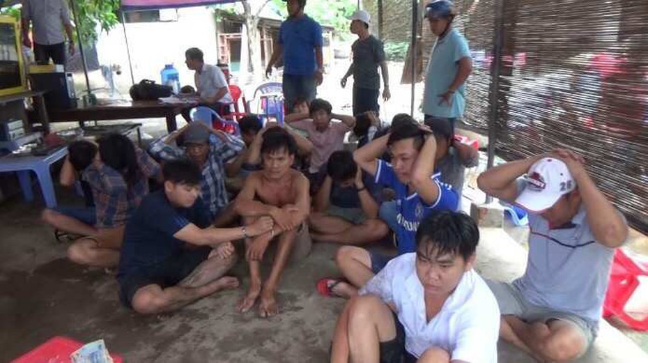 Bắt quả tang hàng chục đối tượng tham gia đá gà qua mạng ăn tiền