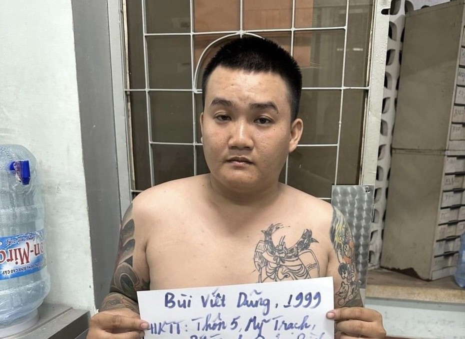 Bình Dương: Đột kích hang ổ của kẻ buôn súng, mã tấu