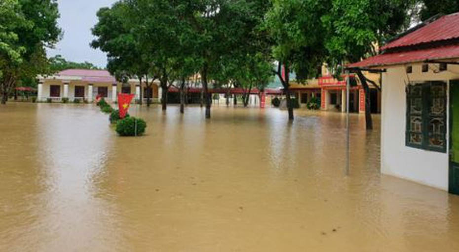 Thanh Hóa cho hàng ngàn học sinh nghỉ học vì mưa lớn sau bão số 4