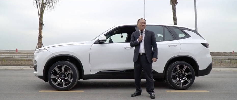 Tỷ phú Phạm Nhật Vượng tuyên bố đổi Lexus 570 sang xe Vinfast sau khi lái thử