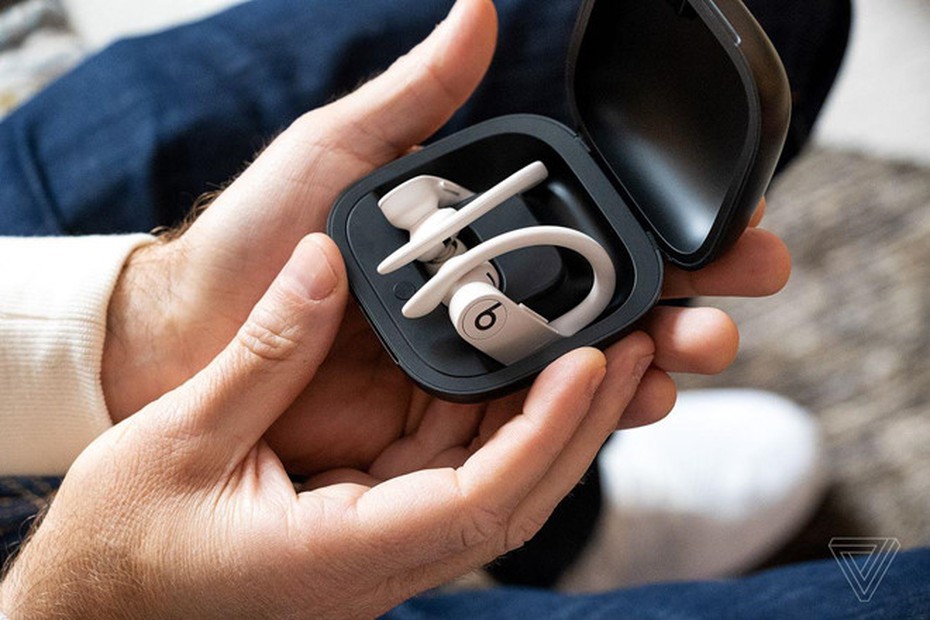 Ngắm tai nghe bluetooth chống rơi mới của Apple mang tên Powerbeats Pro