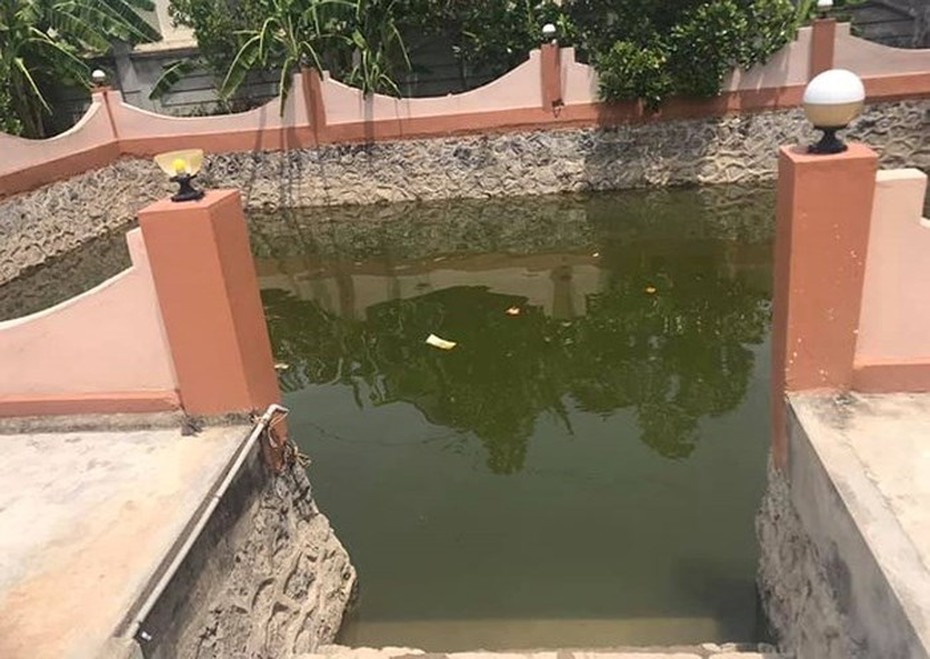 Nghệ An: 2 chị em ruột ngã xuống ao gần nhà, 1 bé tử vong, 1 bé nguy kịch