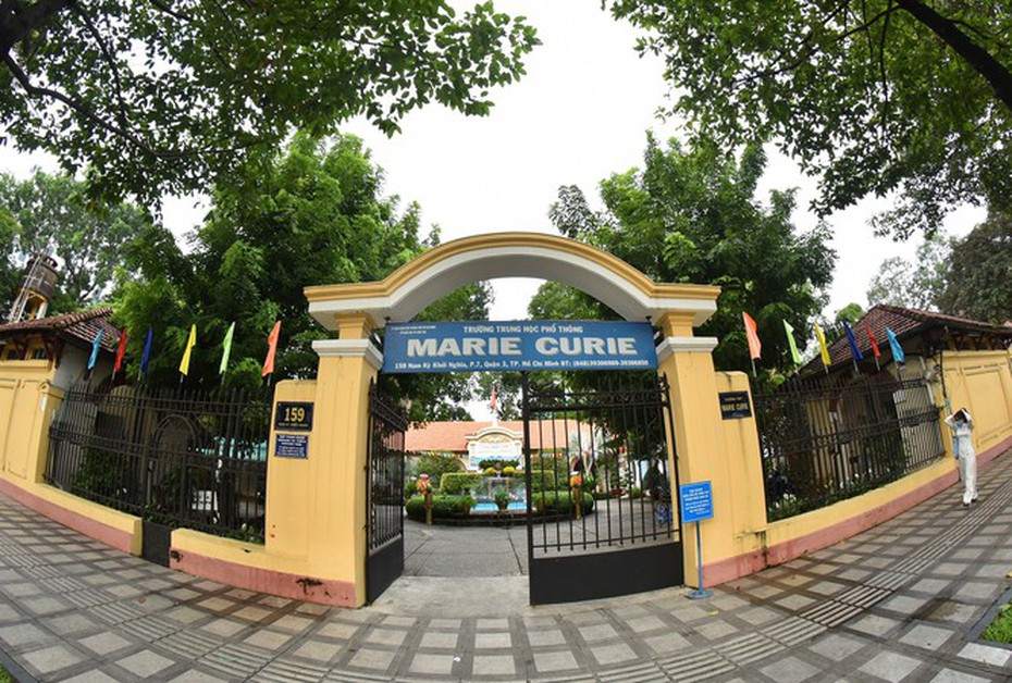 Động thái của trường Marie Curie sau vụ học sinh chém nhau giữa phố