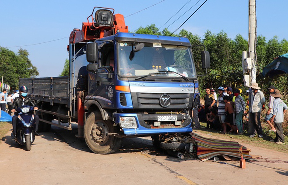 Gặp tai nạn trên đường ra Đà Nẵng đón mẹ, nam thanh niên đi xe máy tử nạn