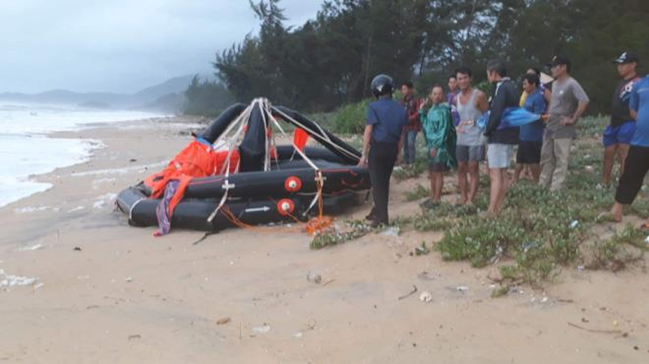 6 người mất tích khi tàu hàng chìm ngoài khơi