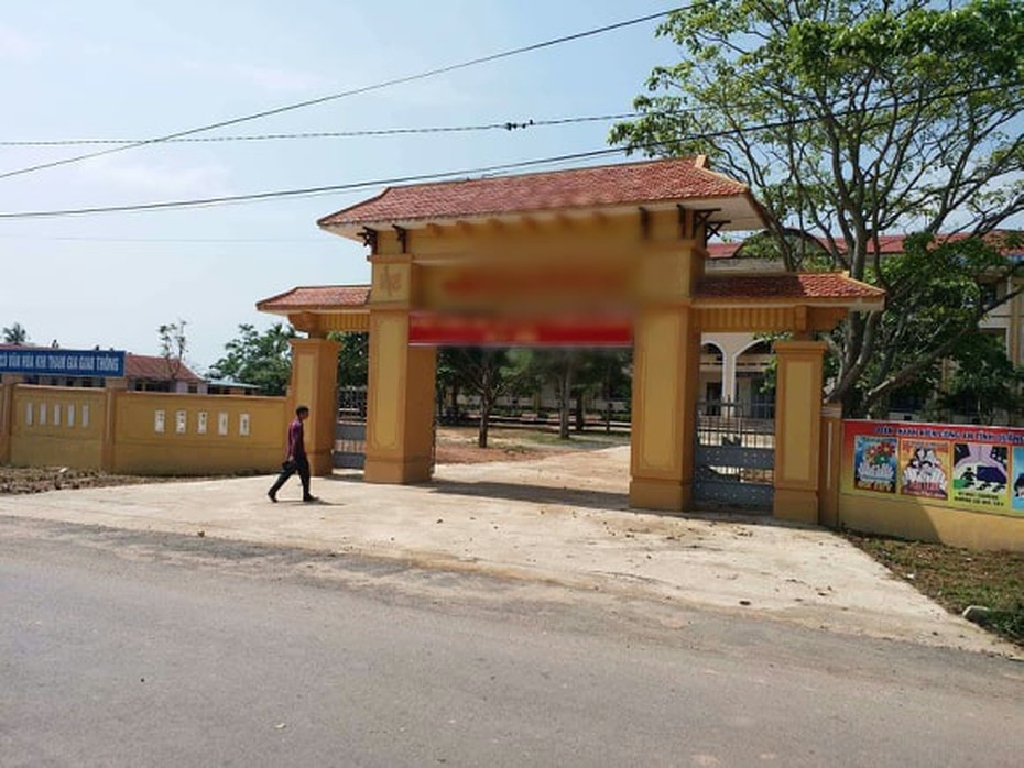 Nghi án 10 thanh niên hiếp dâm 1 nữ sinh: Nhà trường ra thông báo "đặc biệt"